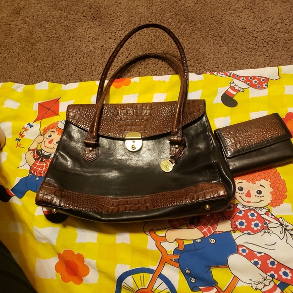 Designer Purses - Picture 4 of 16
